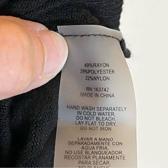 Aaeda Embroidered Floral Collar Pullover Knit Sweater in Black NWT! size Large - Picture 11 of 12